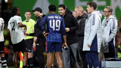 阿森纳女足vs里昂女足：欧洲女足盛宴，备战状态与亮点前瞻