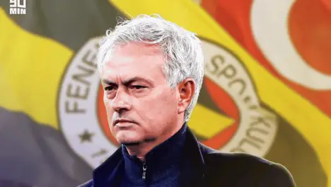 曼联英超31轮8胜惨败曼城，阿莫林失误多中场失控